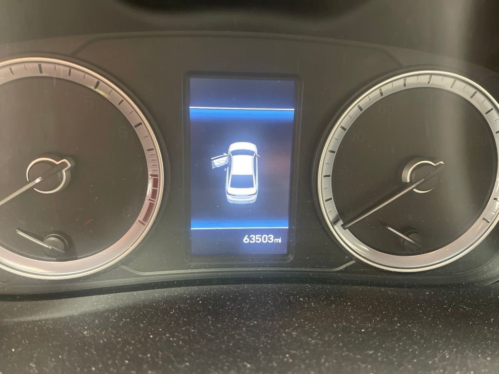 Used 2019 Silver Hyundai SEL image 6