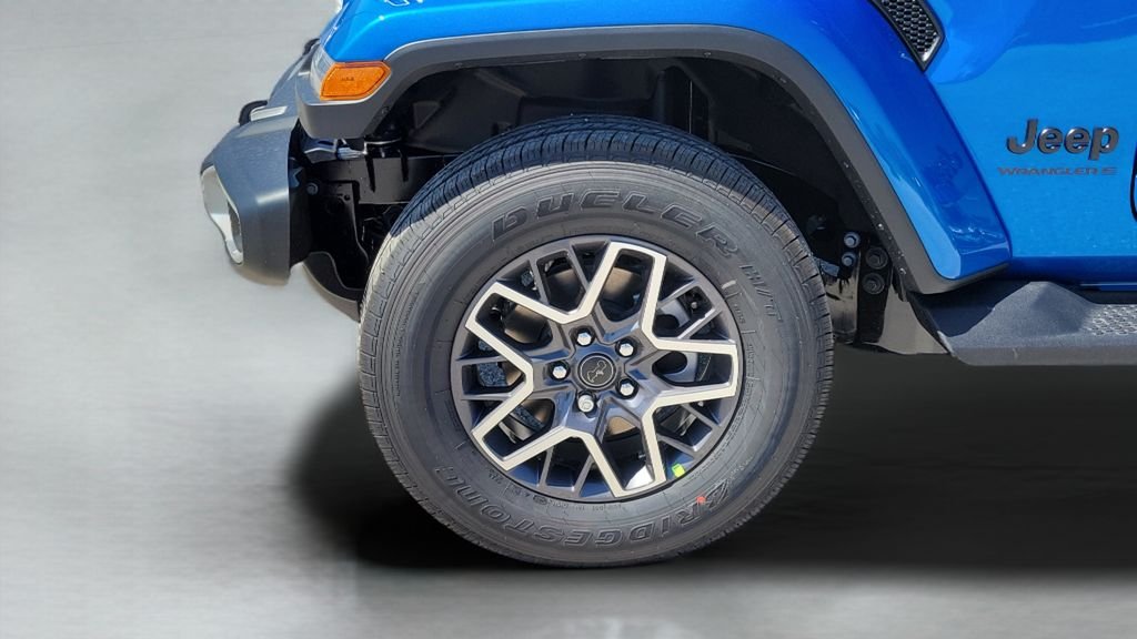 New 2026 Hydro Blue Pearl-Coat Exterior Paint Jeep Sahara image 26