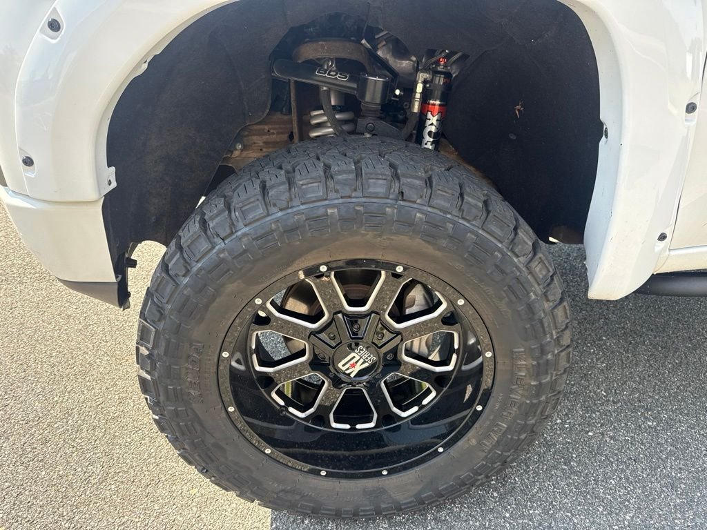 Used 2020 White GMC AT4 image 11