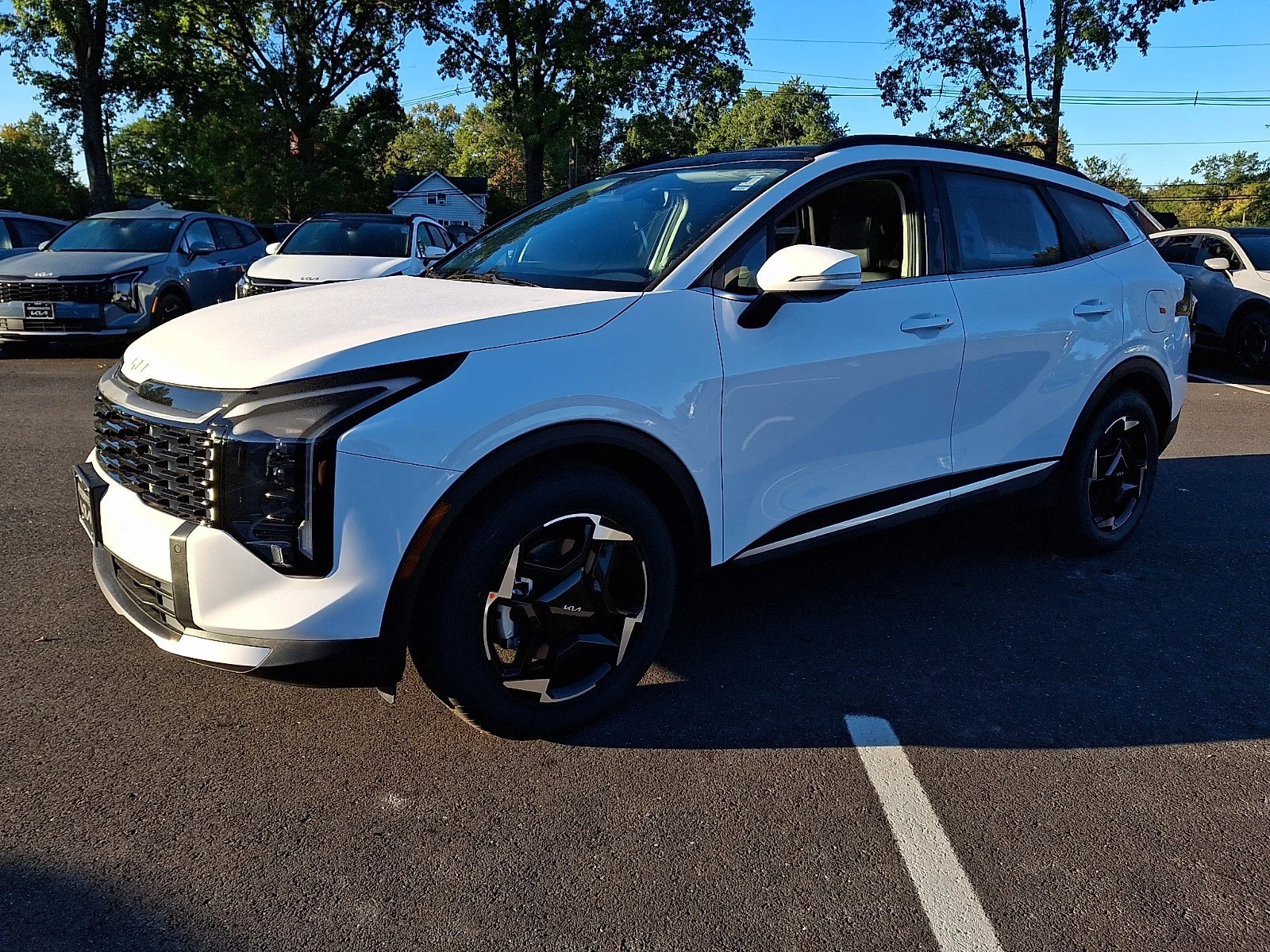 New 2027 Glacial White Pearl Kia EX image 3