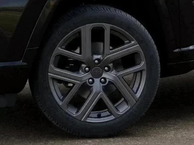 New 2025 Diamond Black Crystal Pearl-Coat Exterior Paint Jeep Limited image 112
