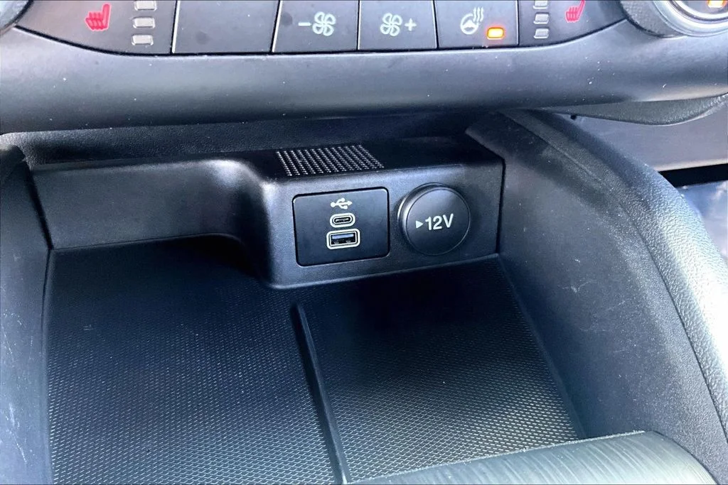 Used 2025 Gray Ford ST-Line Select image 32