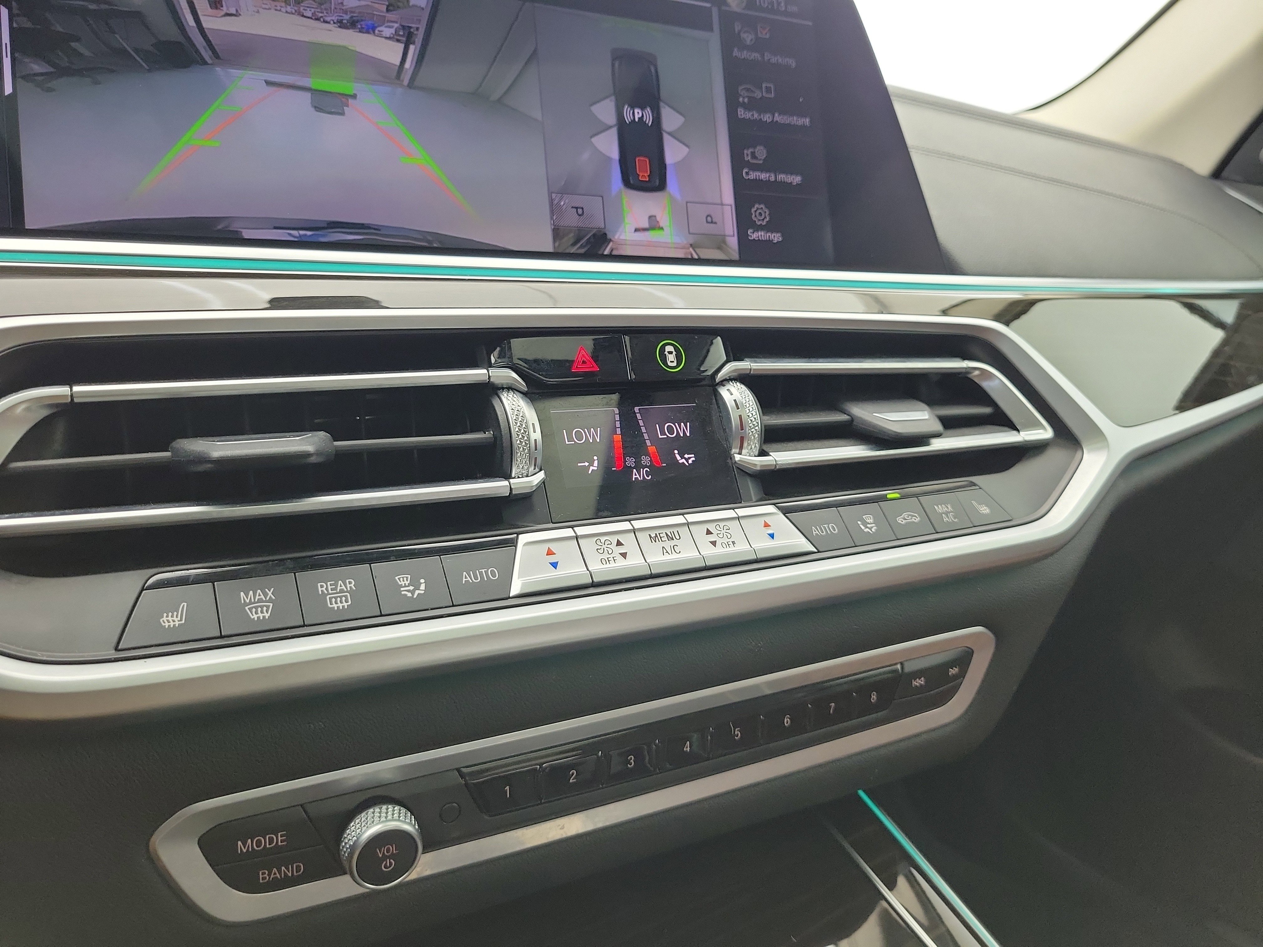 Used 2021 Black Sapphire Metallic BMW xDrive40i image 31