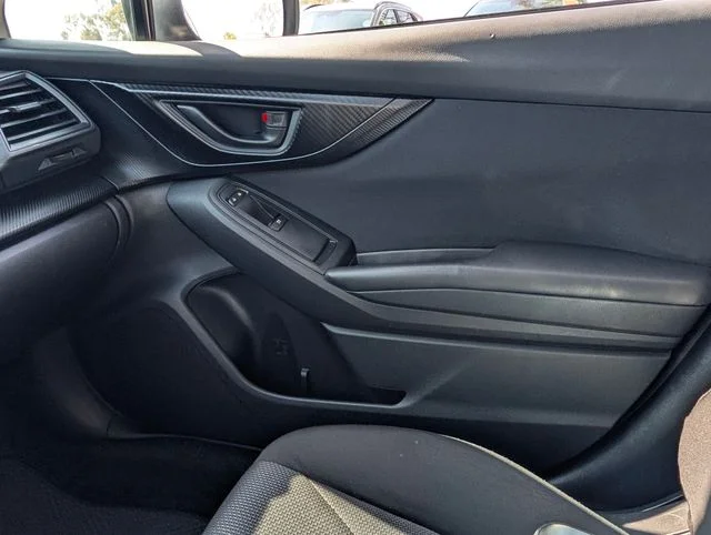 Used 2017 White Subaru 2.0i image 23