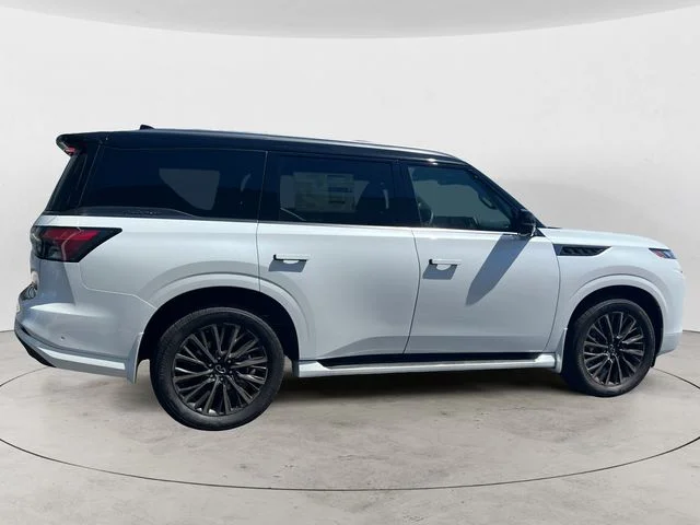 New 2026 Black INFINITI AUTOGRAPH image 4