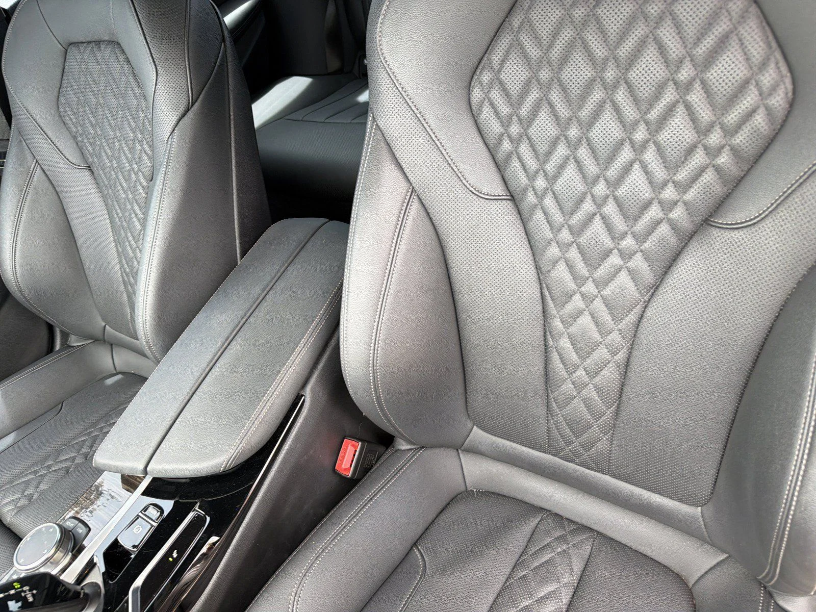 Used 2023 Skyscraper Grey Metallic BMW 540i image 23