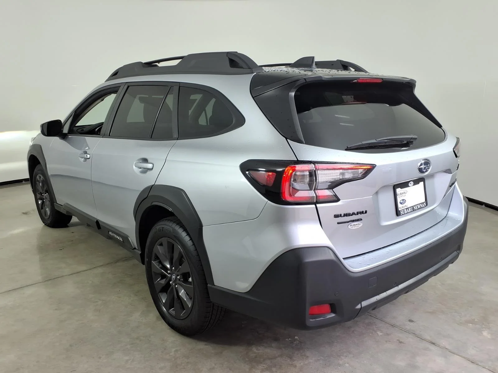 Certified Used 2025 Ice Silver Metallic Subaru Onyx Edition image 21