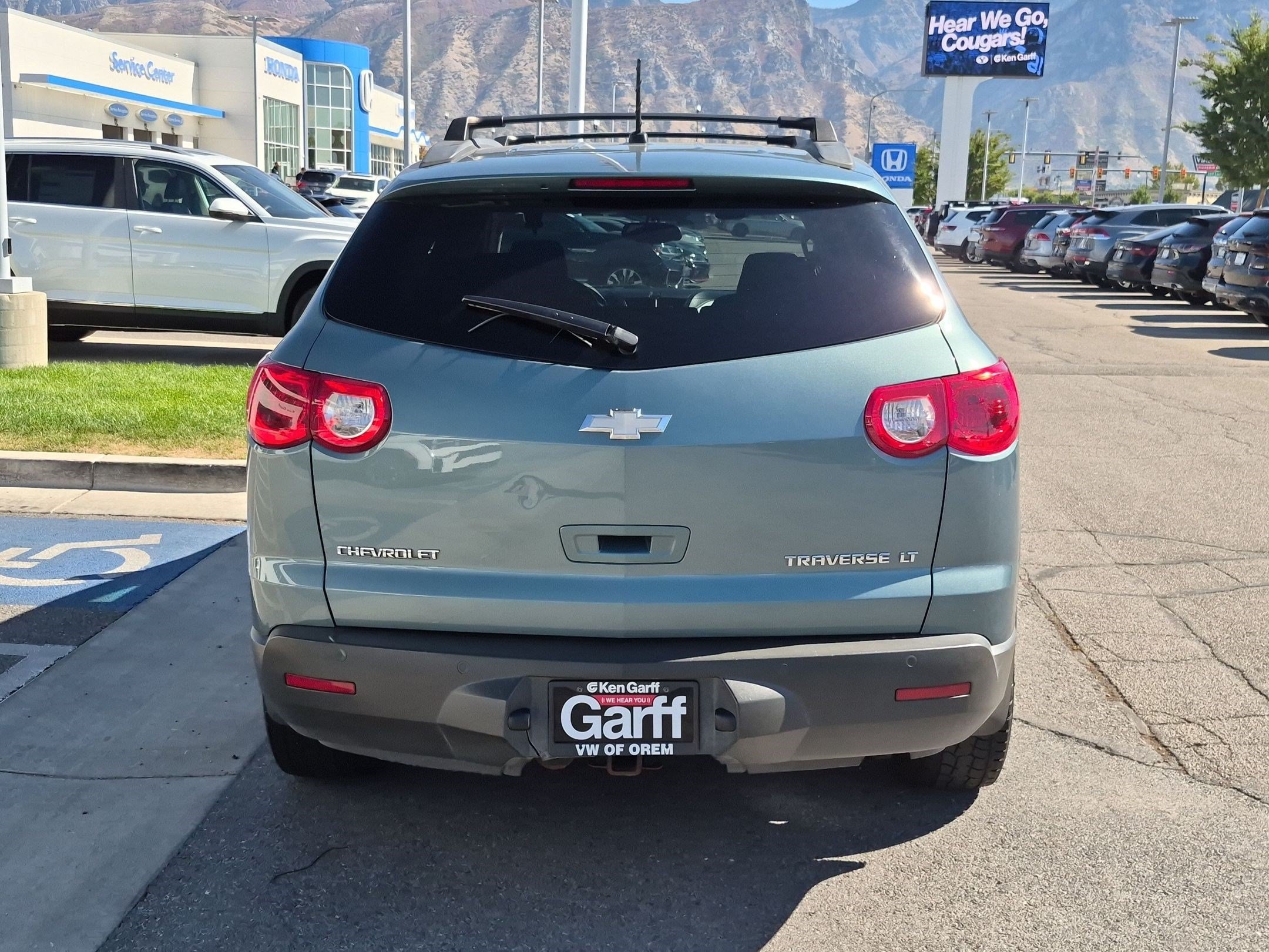 Used 2009 Silver Moss Metallic Chevrolet LT w/1LT image 4