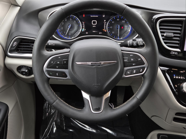 Used 2024 Red Chrysler Touring L image 15