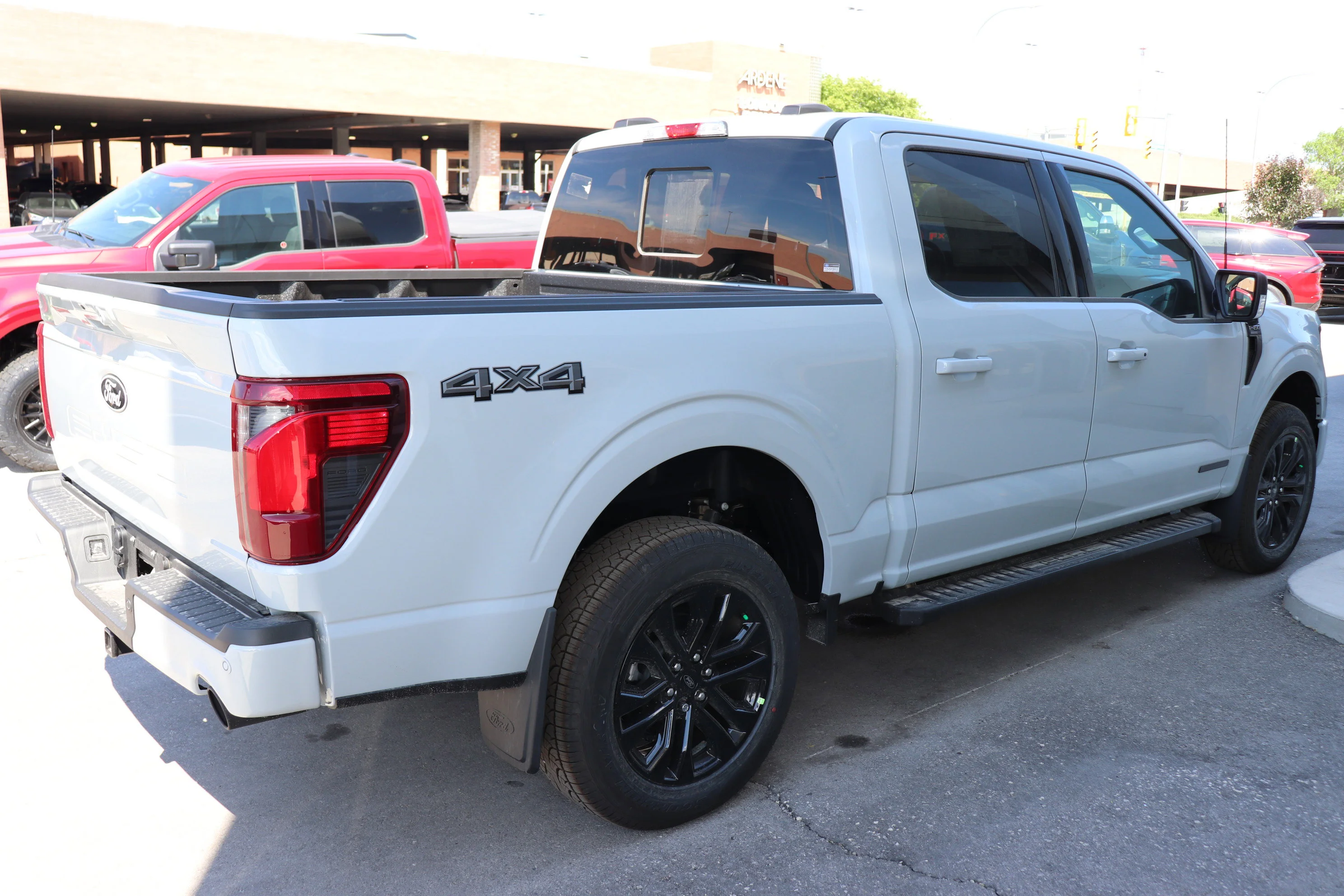 New 2026 AVALANCHE Ford XLT image 4