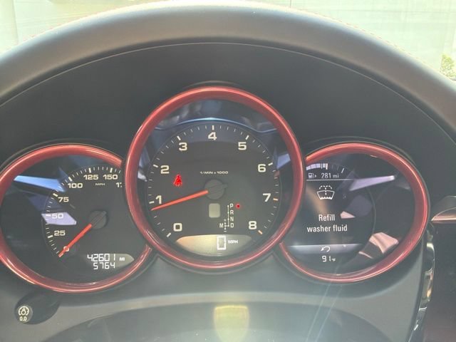 Used 2018  Porsche Base image 10