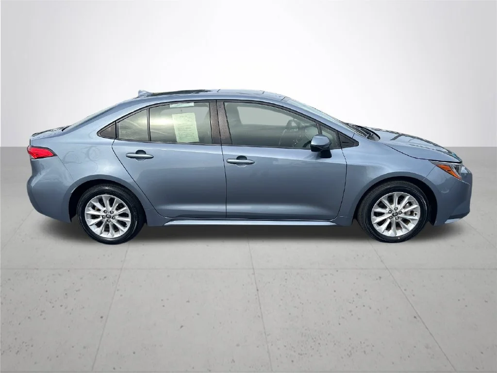 Certified Used 2022  Toyota LE image 7
