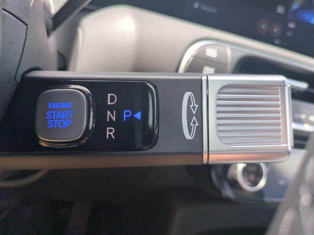 New 2027 Black Hyundai SEL FWD image 23