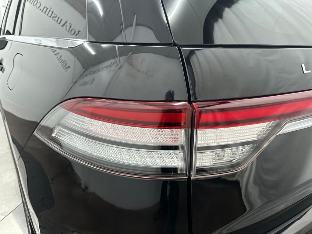 Used 2024 Black Lincoln Reserve image 12