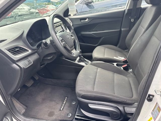 Used 2018 Frost White Pearl Hyundai SE image 6