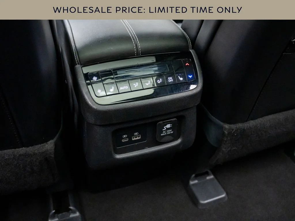Used 2023 Silver INFINITI Sensory image 18