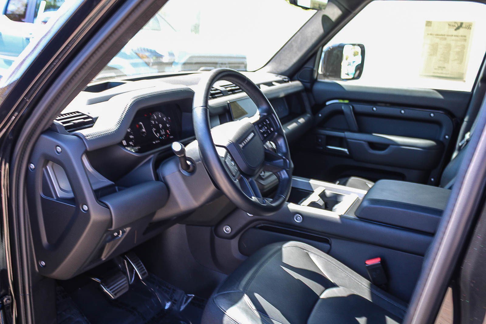 Used 2025 Silicon Silver Premium Metallic Land Rover X image 18