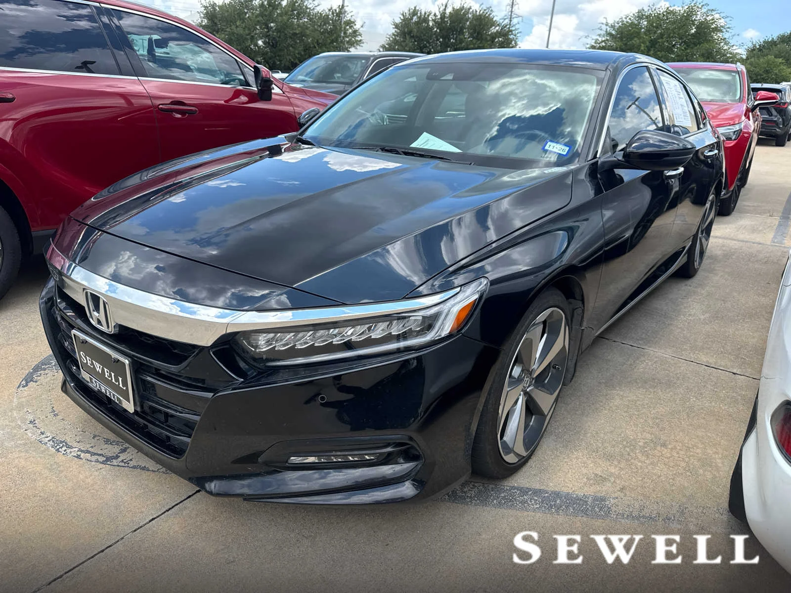 2018 Honda Accord 2.0T Touring Auto's photo