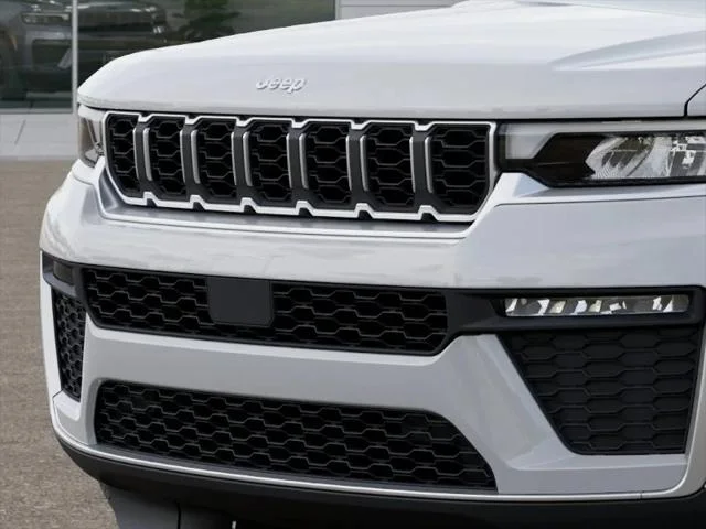New 2026 Bright White Clear-Coat Exterior Paint Jeep Limited image 37