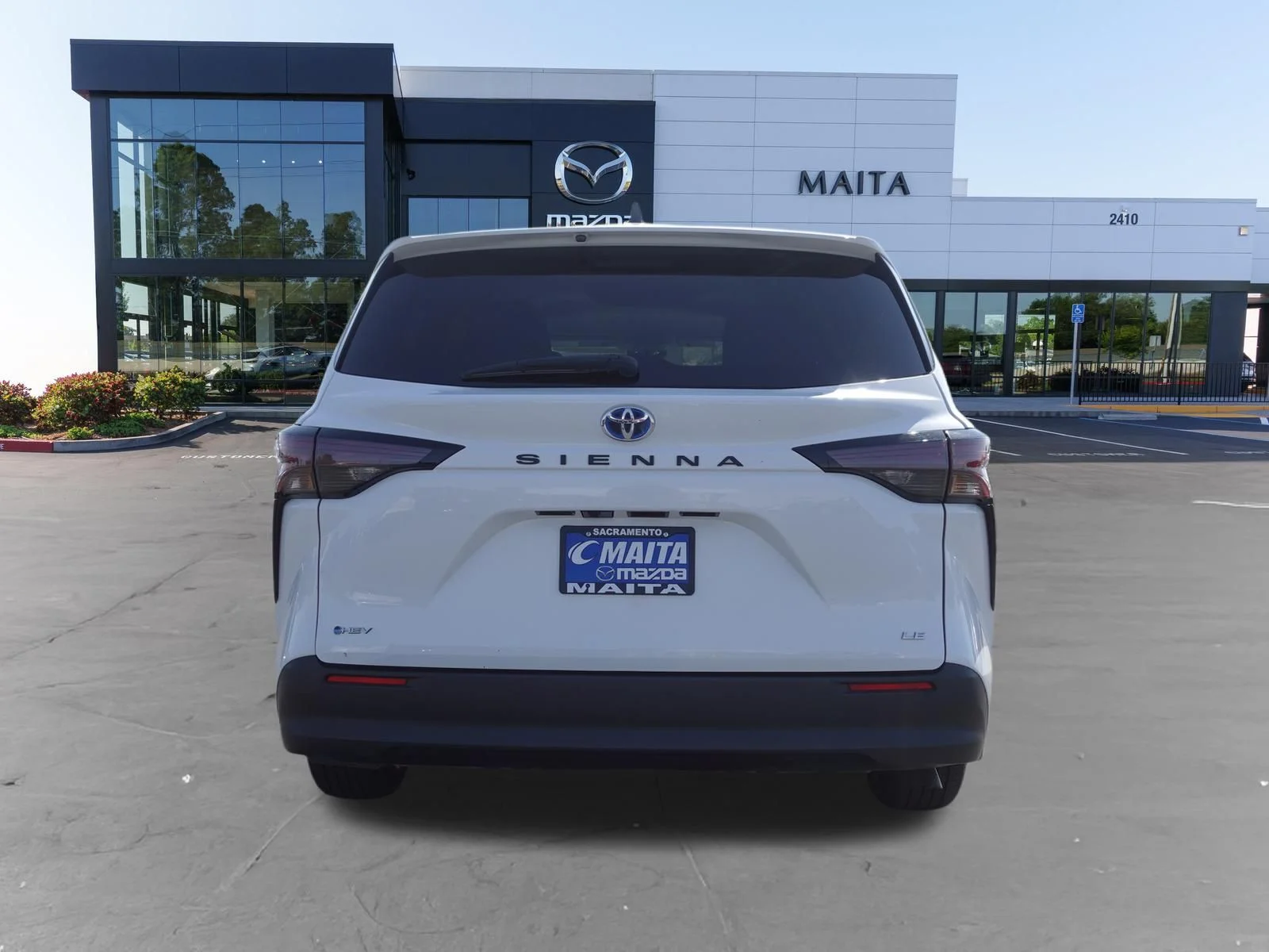 Used 2025 Ice Cap Toyota LE image 4