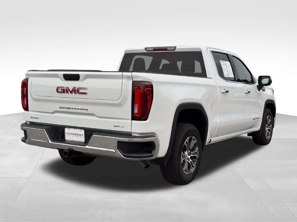 Used 2025 White GMC SLT image 26