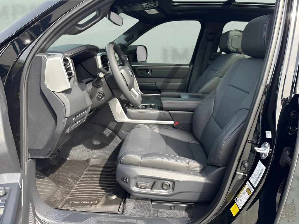 Used 2025 Black Toyota Platinum image 9