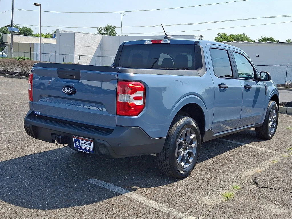 Used 2025 Gray Ford XLT image 11