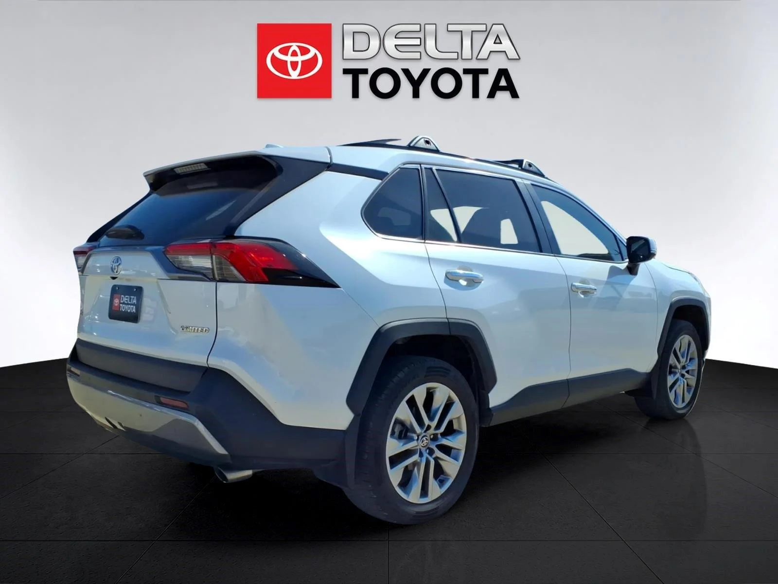 Used 2023 Wind Chill Pearl Toyota Limited image 5