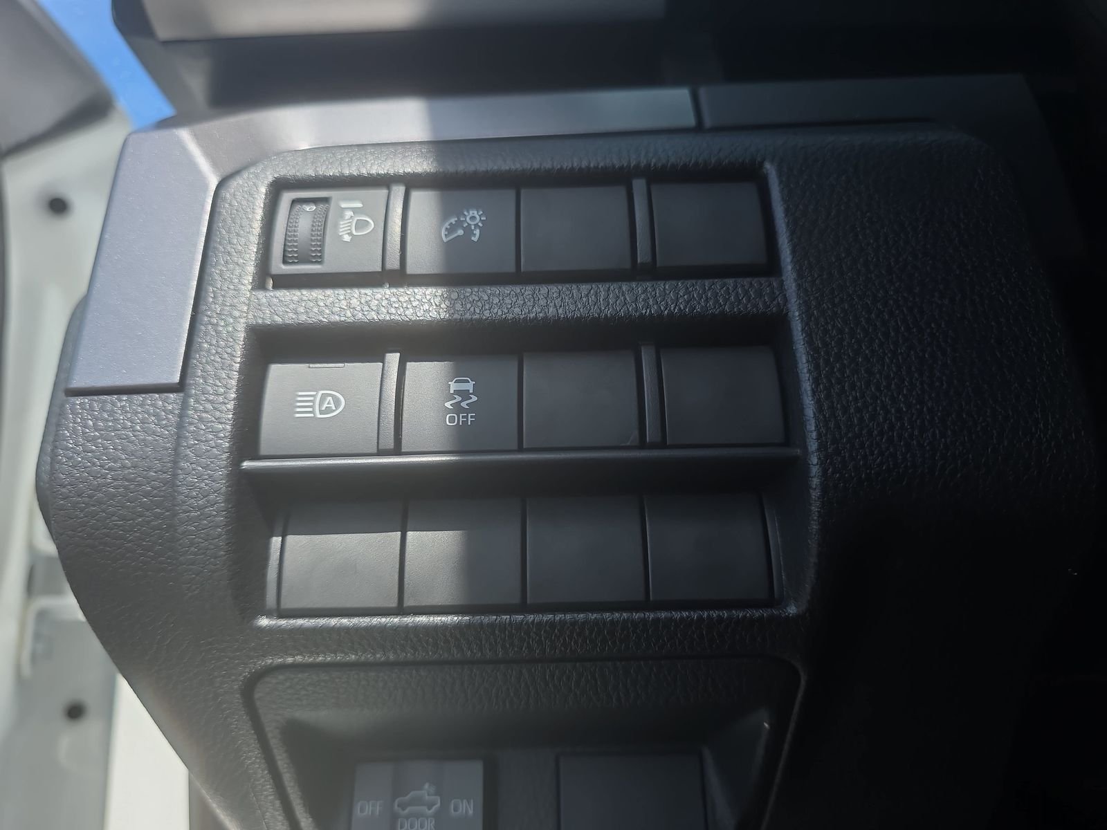 2025 Toyota Tacoma SR5 - Photo 26