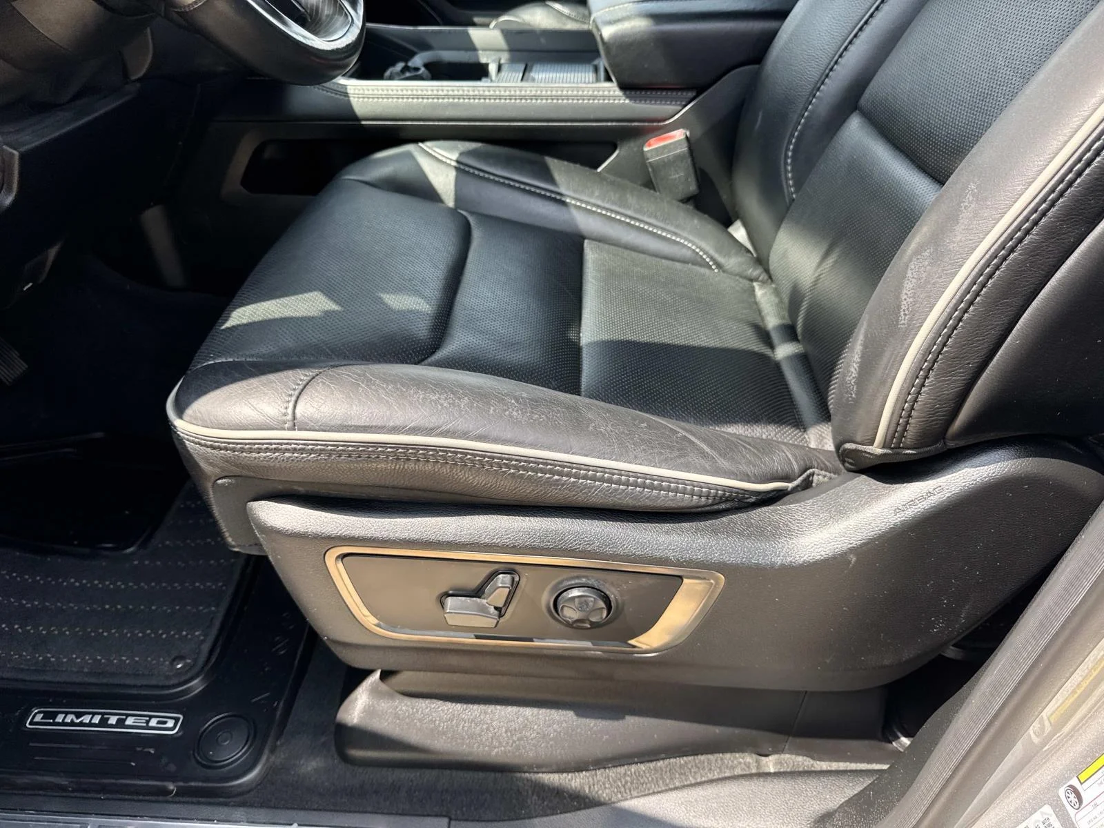Used 2021 Silver Ram Limited image 16