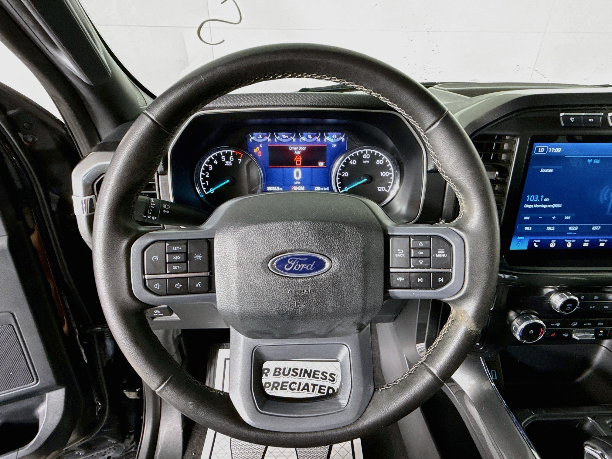 Used 2023 Agate Black Metallic Ford XLT image 11
