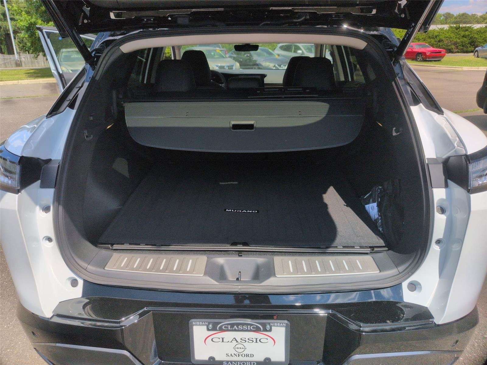New 2026 Everest White Pearl TriCoat / Super Black Two-tone Nissan Platinum image 35