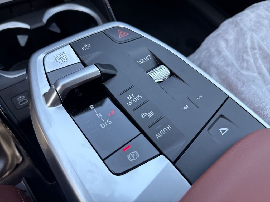 New 2027 Alpine White BMW xDrive28i image 16