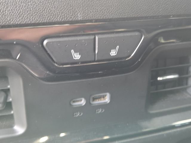 Used 2024 Summit White GMC AT4 image 18