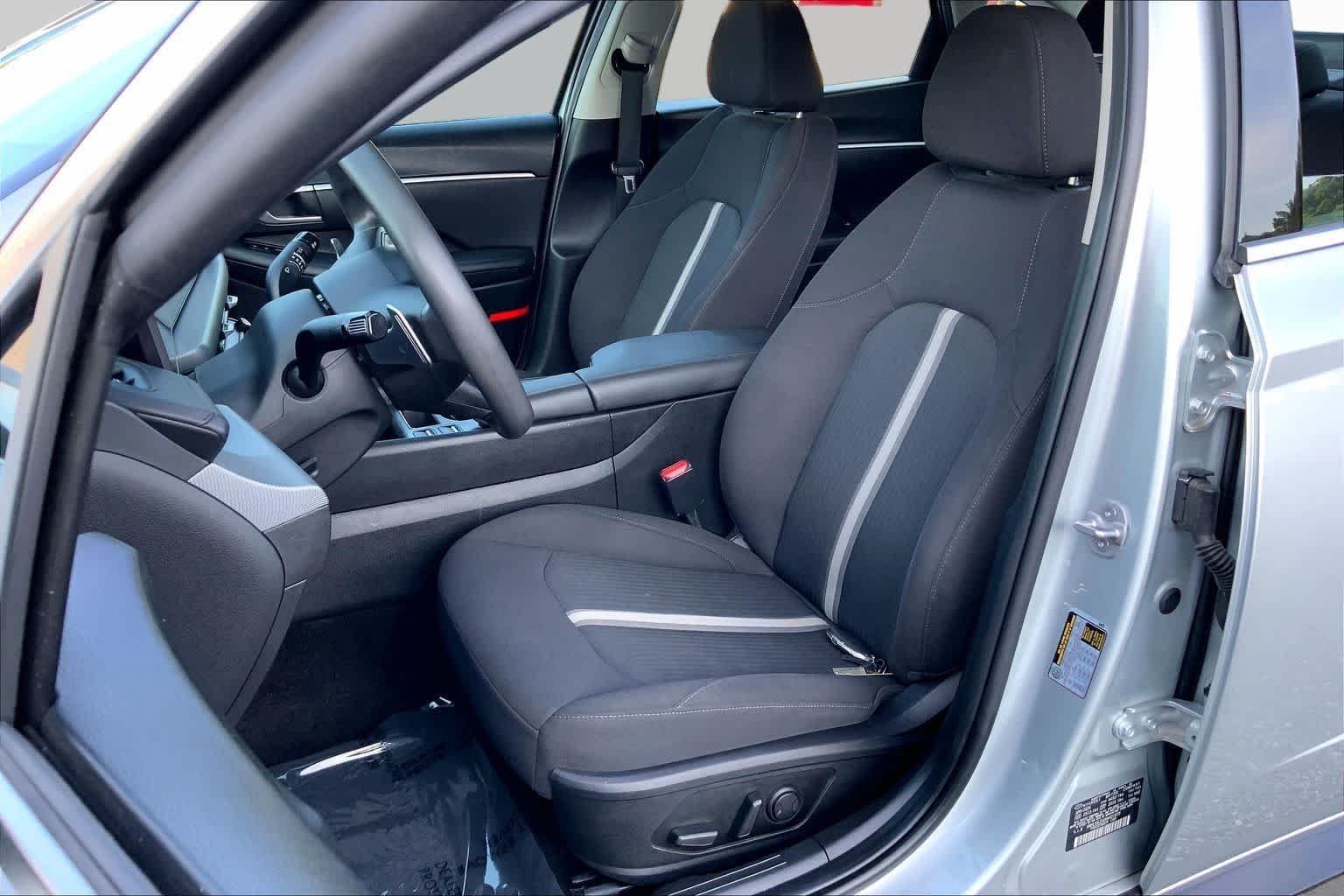 Used 2024 Aero Silver Hyundai SEL image 7
