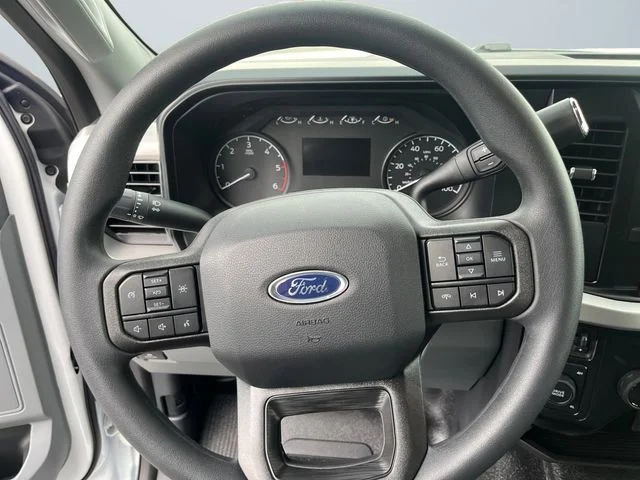 2025 Ford F-350 Super Duty Chassis Cab XL - Photo 12