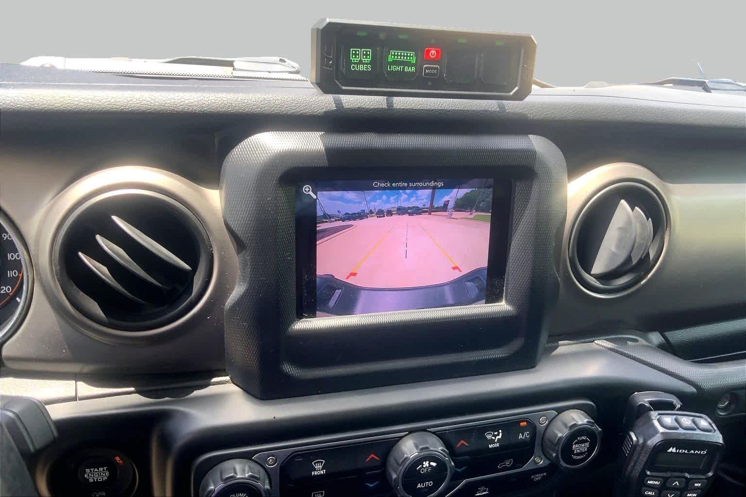 Used 2020 Gator Clearcoat Jeep Sport S image 23