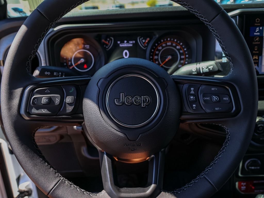 New 2026 Bright White Clear-Coat Exterior Paint Jeep Willys Extreme image 23