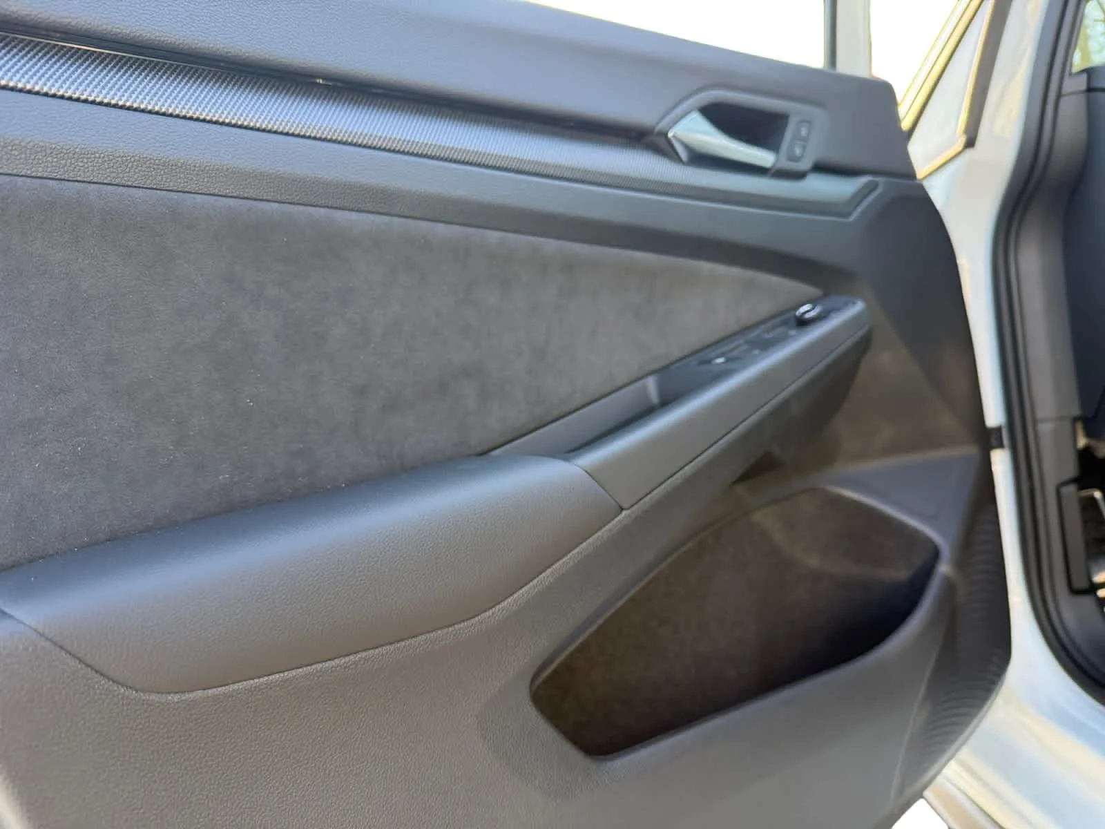New 2026 Opal White Pearl Volkswagen S image 10