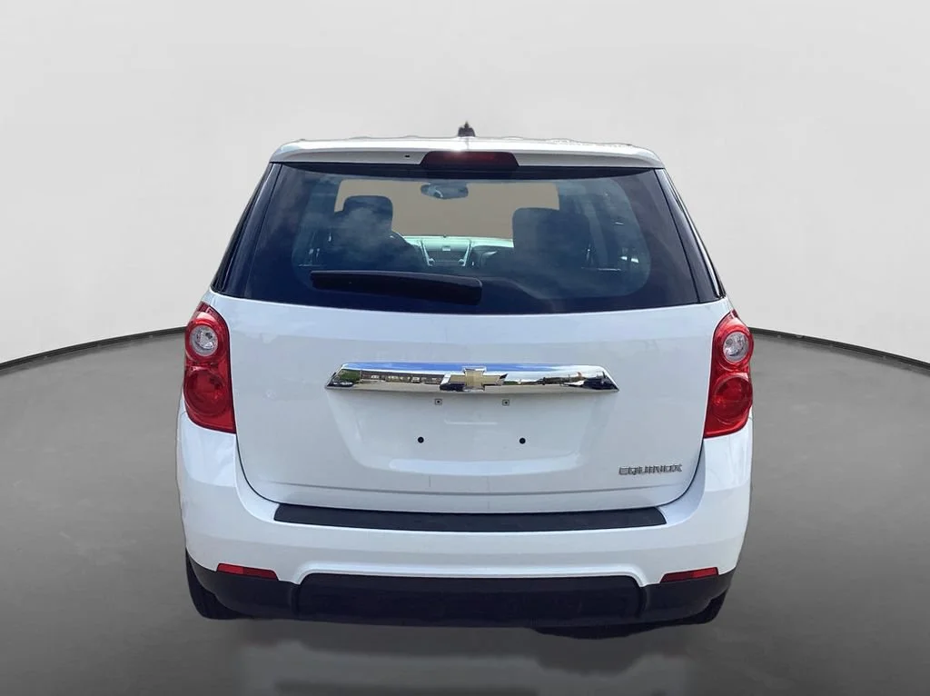 Used 2015 SUMMIT WHITE Chevrolet LS image 6