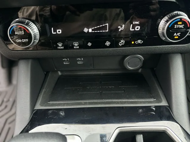 Used 2025 Black Mitsubishi ES image 20