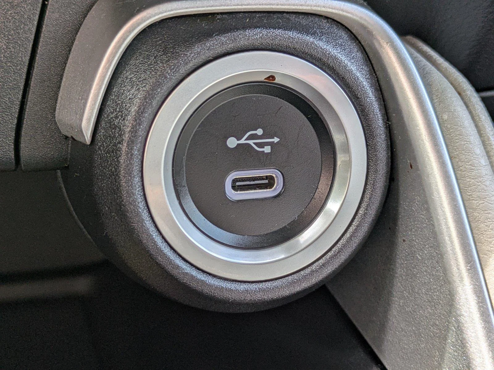 Certified Used 2025 Wind Chill Pearl Toyota Hybrid XLE image 21