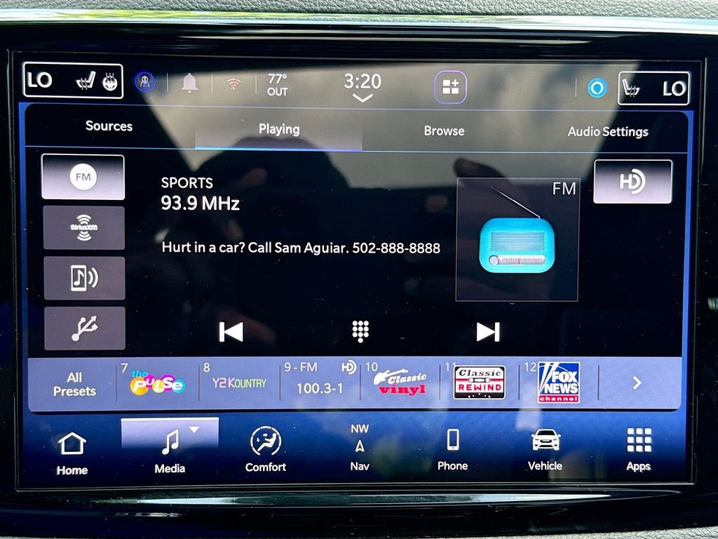 Certified Used 2025 Diamond Black Crystal Pearlcoat Chrysler Limited image 16