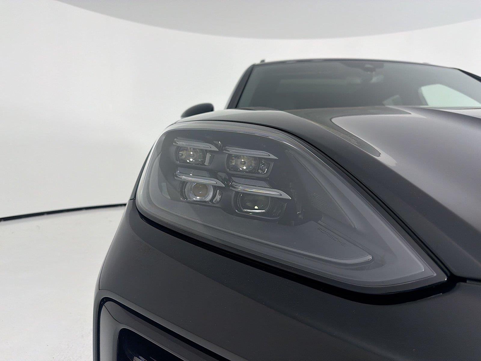 Used 2025 Chromite Black Metallic Porsche  image 30