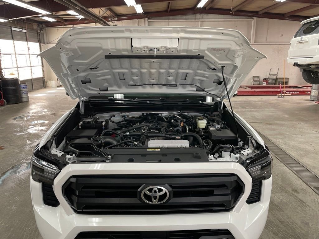 2026 Toyota Tacoma SR5 - Photo 32
