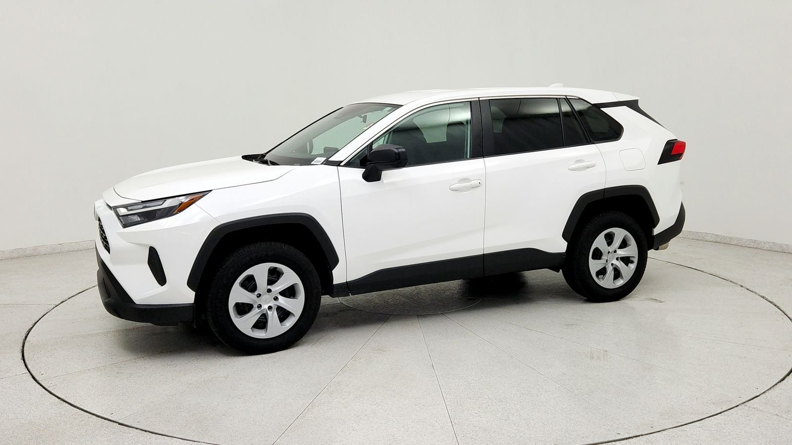 Used 2025 White Toyota LE image 3