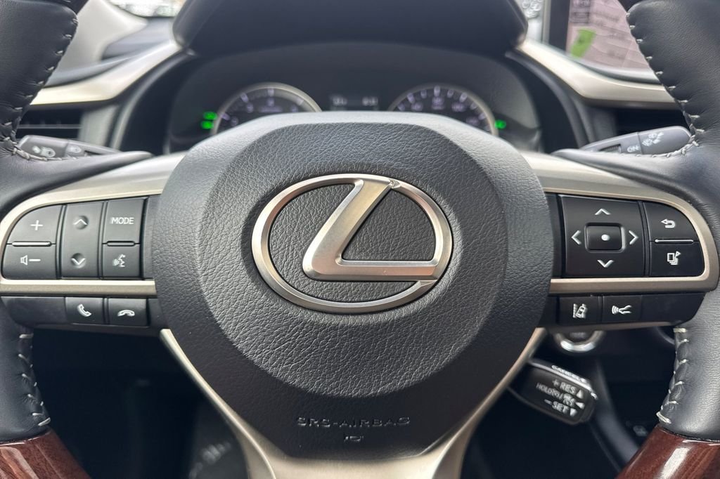 Used 2019 White Lexus 350 image 29