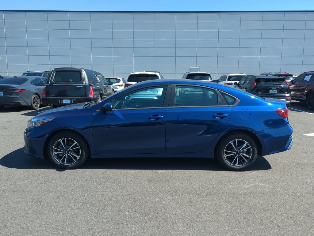Used 2023 Blue Kia LXS image 4