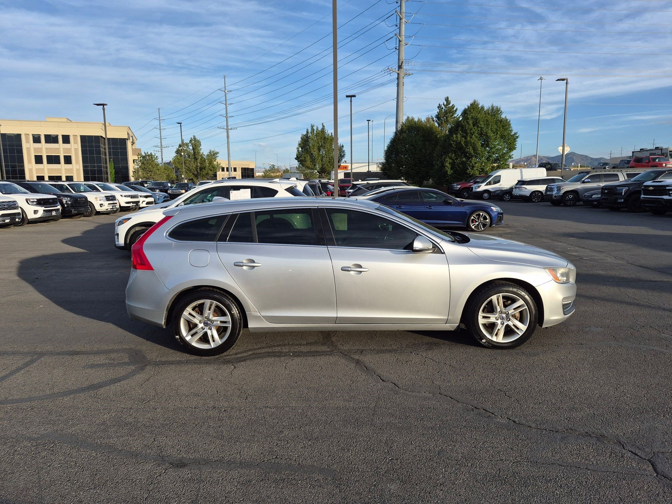Used 2015 Bright Silver Metallic Volvo T5 Platinum image 2