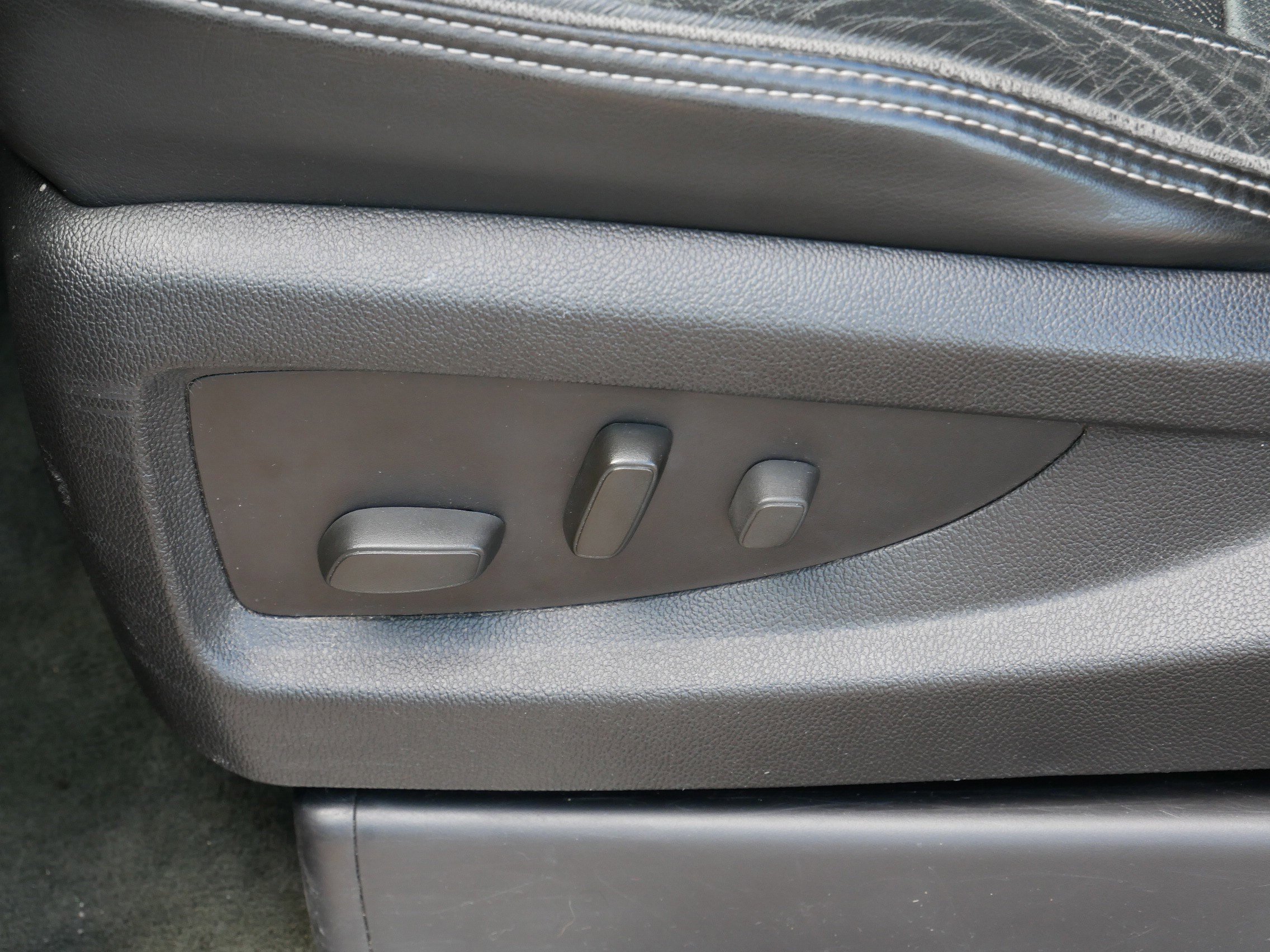 Used 2015 Onyx Black GMC SLT image 20